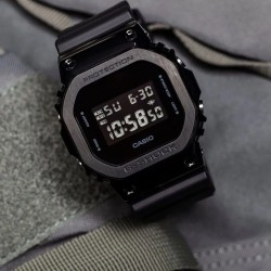 GM-5600B-1 کاسیو جیشاک